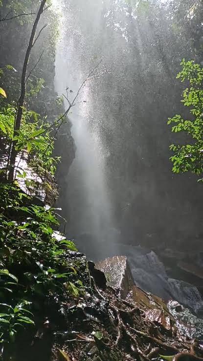 Elaneer Falls